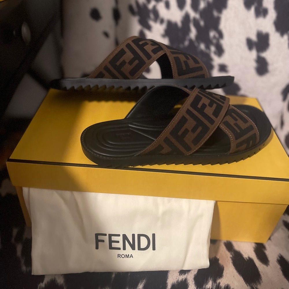 Fendi Fabric Slides (NEVER WORN)(men’s size US 7)